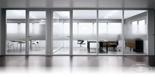 Алюминиевые перегородки и стекло в офисе (вариант 4)